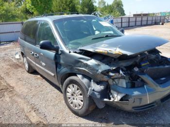  Salvage Chrysler Town & Country