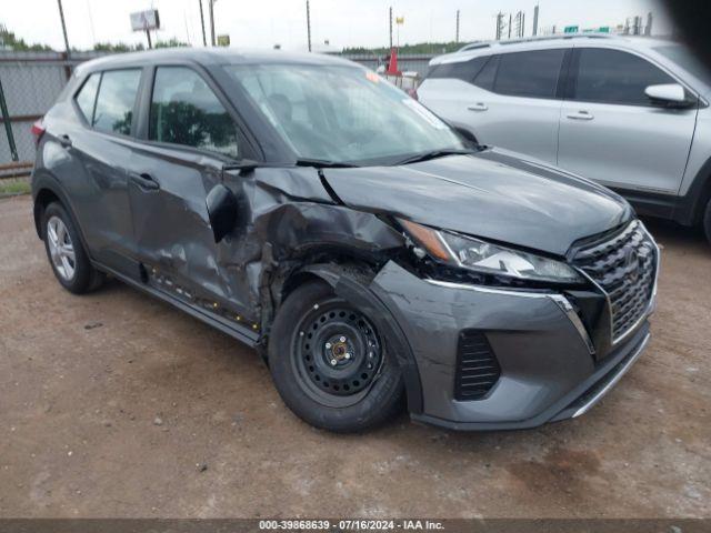  Salvage Nissan Kicks