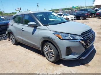  Salvage Nissan Kicks