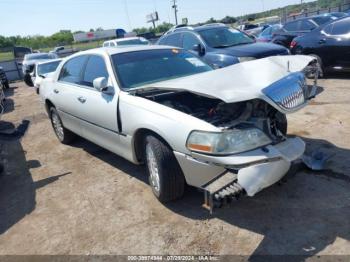  Salvage Lincoln Towncar