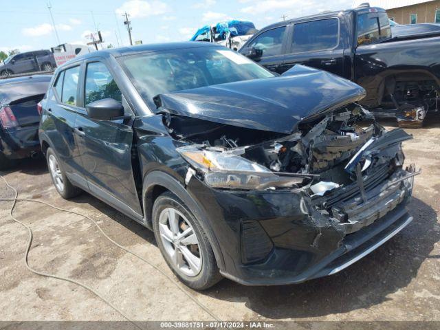  Salvage Nissan Kicks