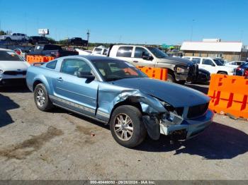  Salvage Ford Mustang