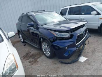  Salvage Toyota Highlander