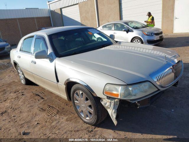  Salvage Lincoln Towncar