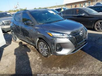  Salvage Nissan Kicks