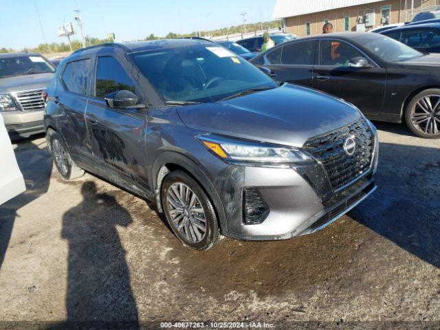  Salvage Nissan Kicks