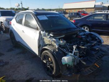  Salvage Nissan Kicks