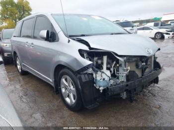  Salvage Toyota Sienna