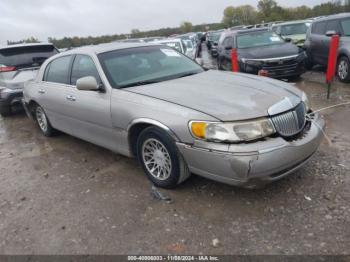  Salvage Lincoln Towncar