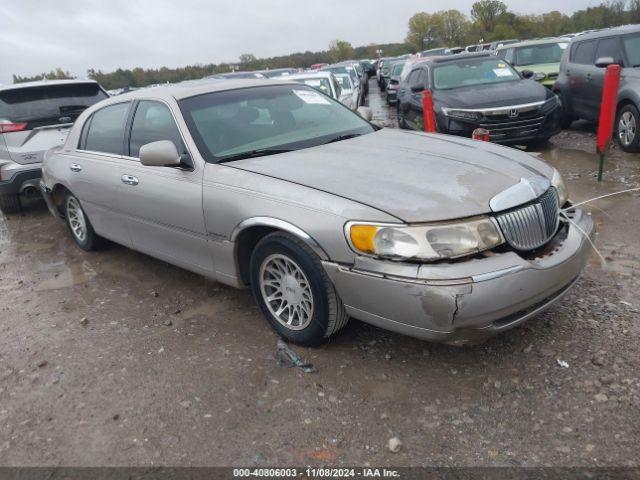  Salvage Lincoln Towncar