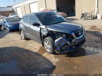  Salvage Nissan Kicks