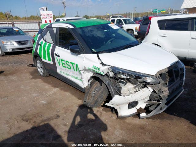  Salvage Nissan Kicks