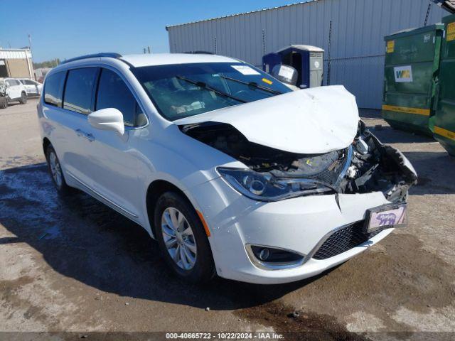  Salvage Chrysler Pacifica