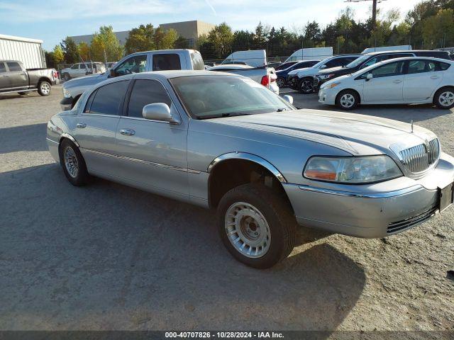  Salvage Lincoln Towncar