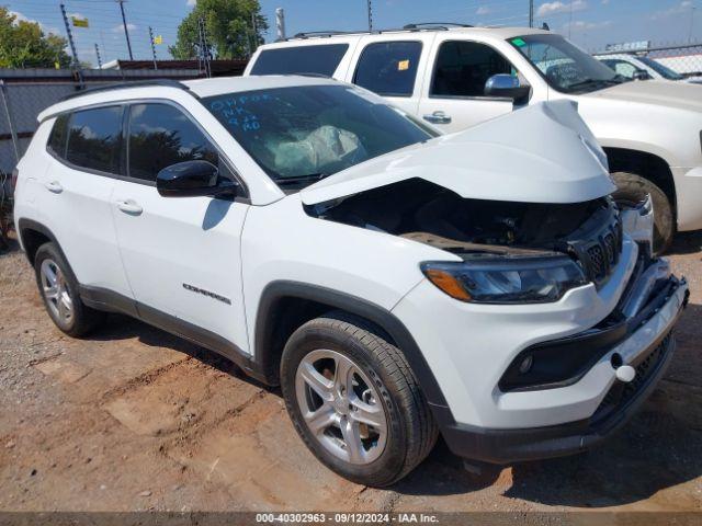  Salvage Jeep Compass