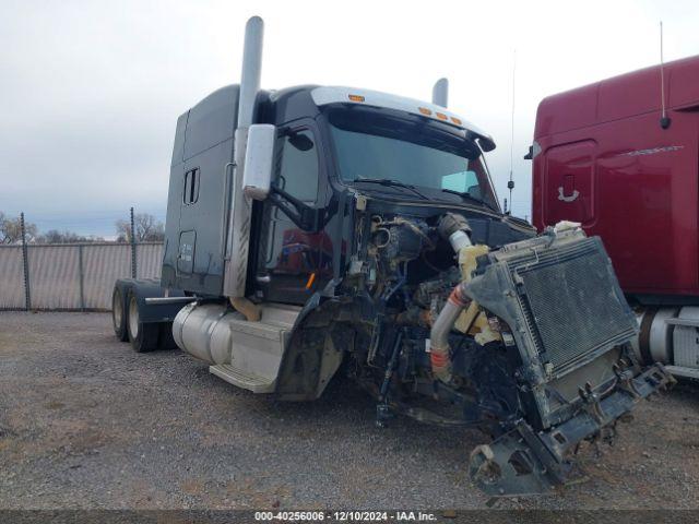  Salvage Peterbilt 579