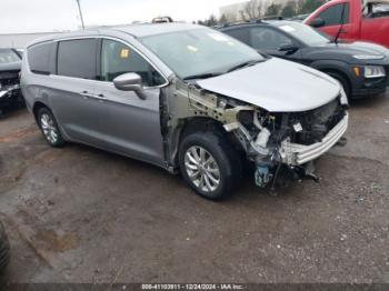  Salvage Chrysler Pacifica