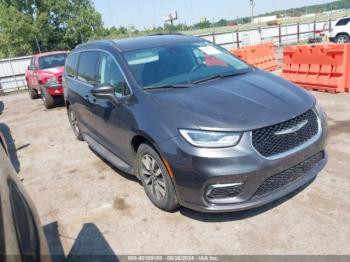  Salvage Chrysler Pacifica