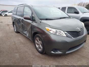  Salvage Toyota Sienna