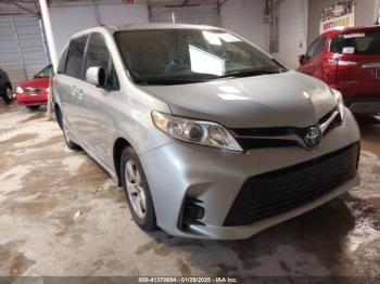  Salvage Toyota Sienna