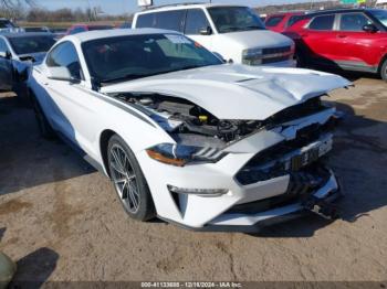  Salvage Ford Mustang