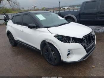  Salvage Nissan Kicks
