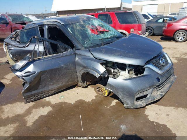  Salvage Nissan Kicks