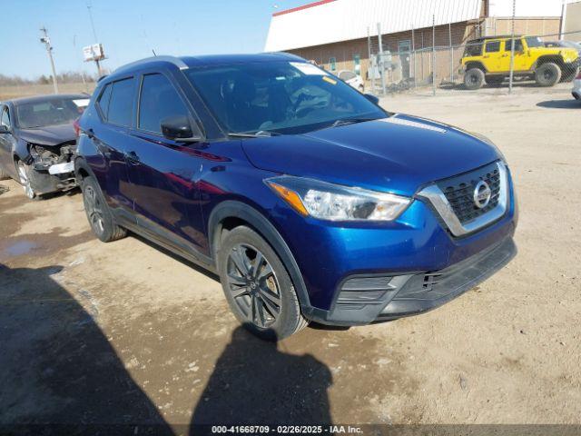  Salvage Nissan Kicks