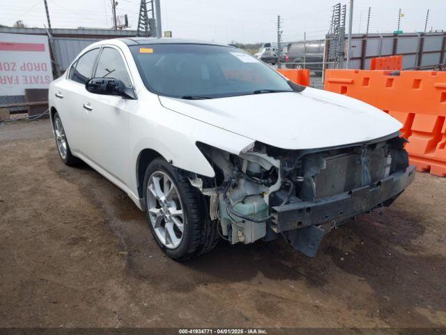  Salvage Nissan Maxima