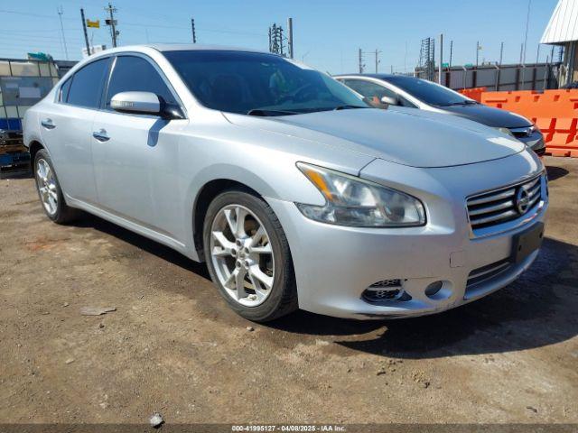  Salvage Nissan Maxima