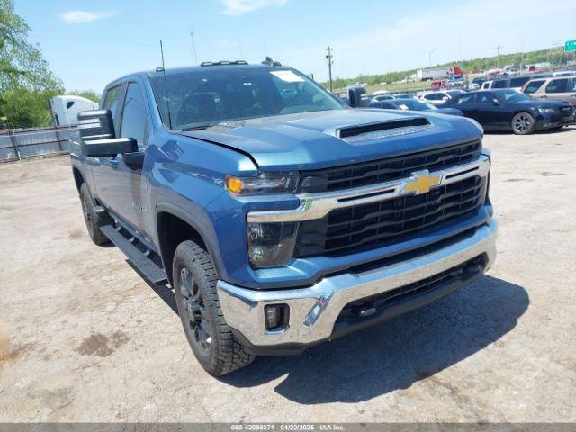  Salvage Chevrolet Silverado 2500