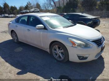  Salvage Nissan Altima