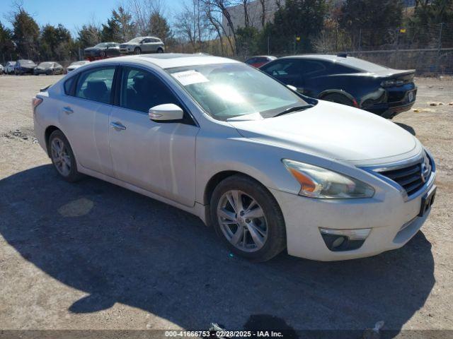  Salvage Nissan Altima