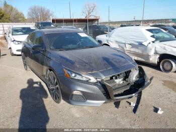  Salvage Nissan Altima