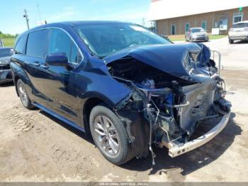  Salvage Toyota Sienna