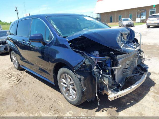  Salvage Toyota Sienna