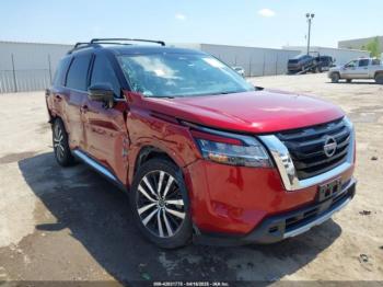  Salvage Nissan Pathfinder
