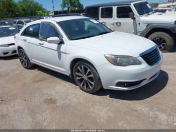  Salvage Chrysler 200