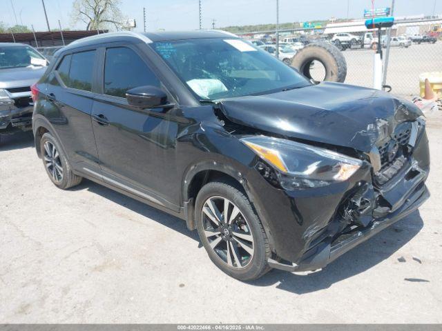  Salvage Nissan Kicks