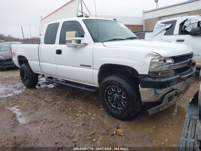  Salvage Chevrolet Silverado 2500