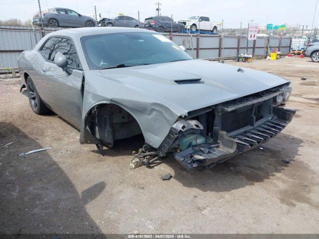 Salvage Dodge Challenger