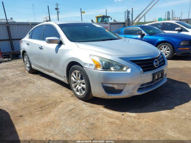  Salvage Nissan Altima