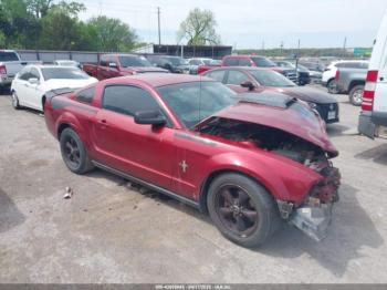  Salvage Ford Mustang