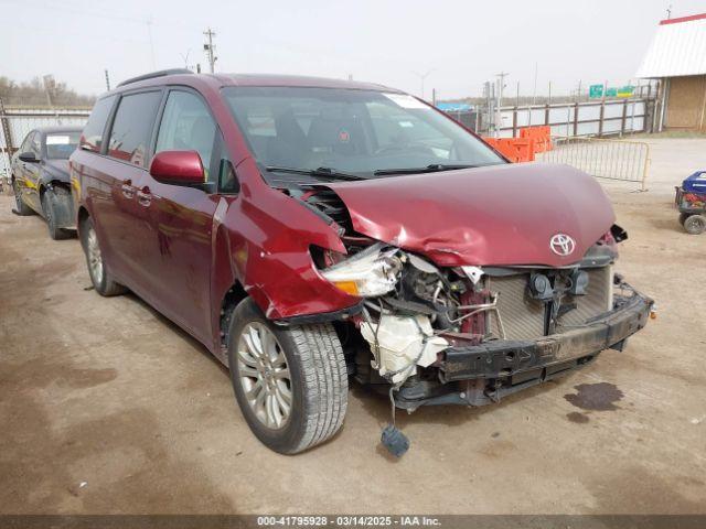  Salvage Toyota Sienna