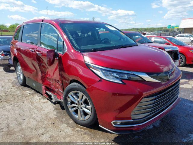  Salvage Toyota Sienna