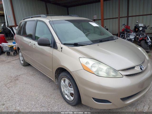  Salvage Toyota Sienna