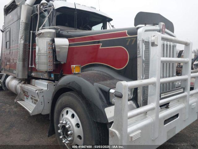  Salvage Kenworth W900
