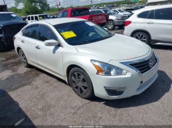  Salvage Nissan Altima