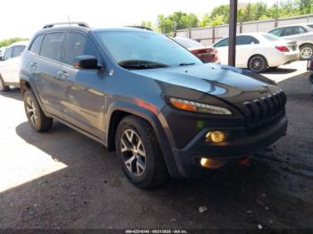  Salvage Jeep Cherokee