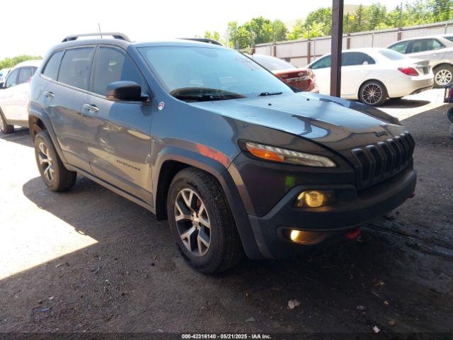  Salvage Jeep Cherokee